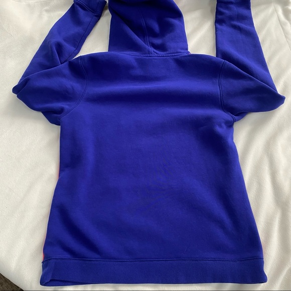 💙 Women’s medium Under Armour Hoodie - Picture 2 of 5